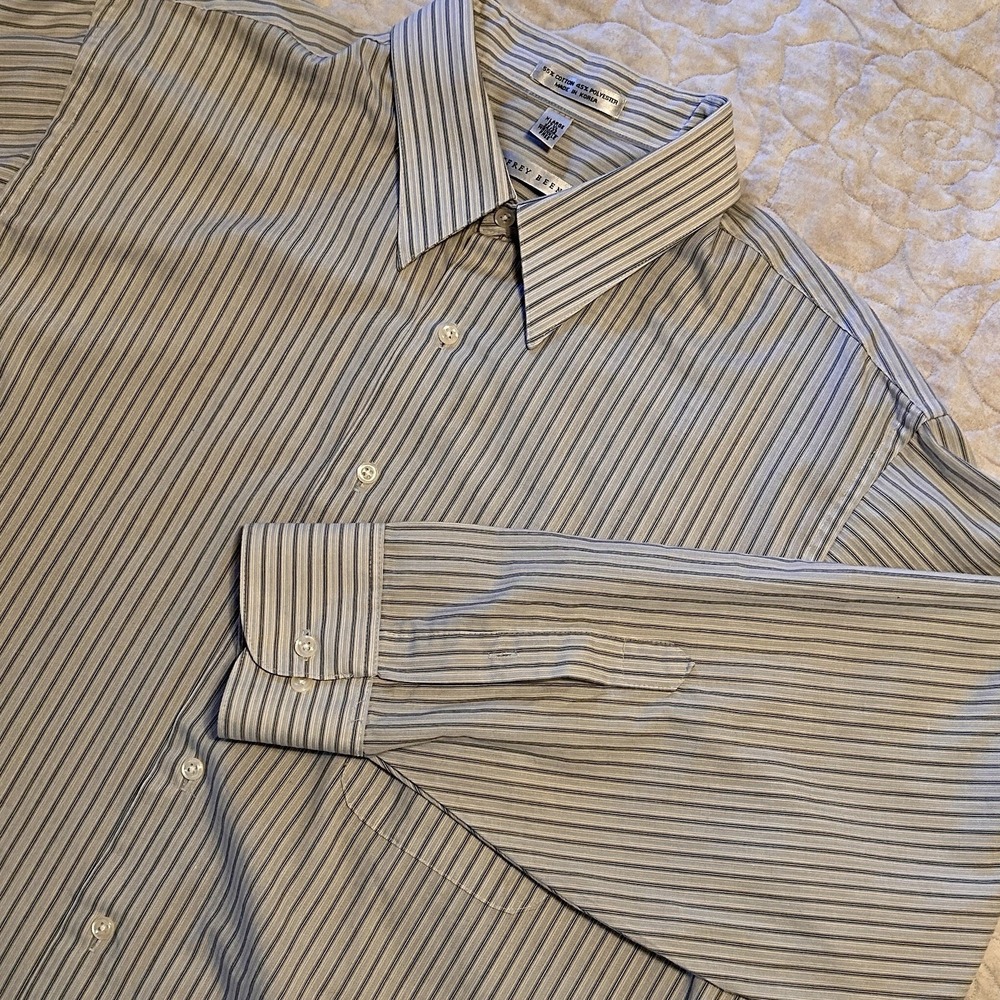 Geoffrey Beene Men's dress shirt Size XL Regular Fit Blue Pinstripe